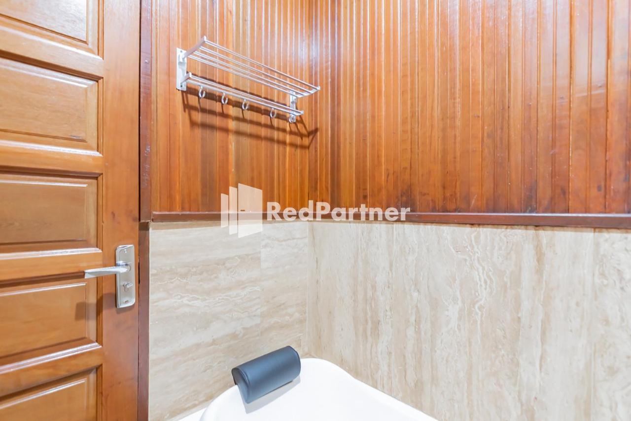 Langkar Guest House Syariah Mitra Reddoorz Samarinda Exterior foto